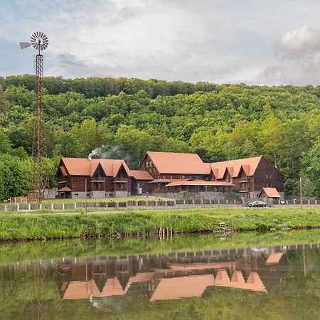 5.Evszak Hotel Sfântu-Gheorghe Eksteriør billede