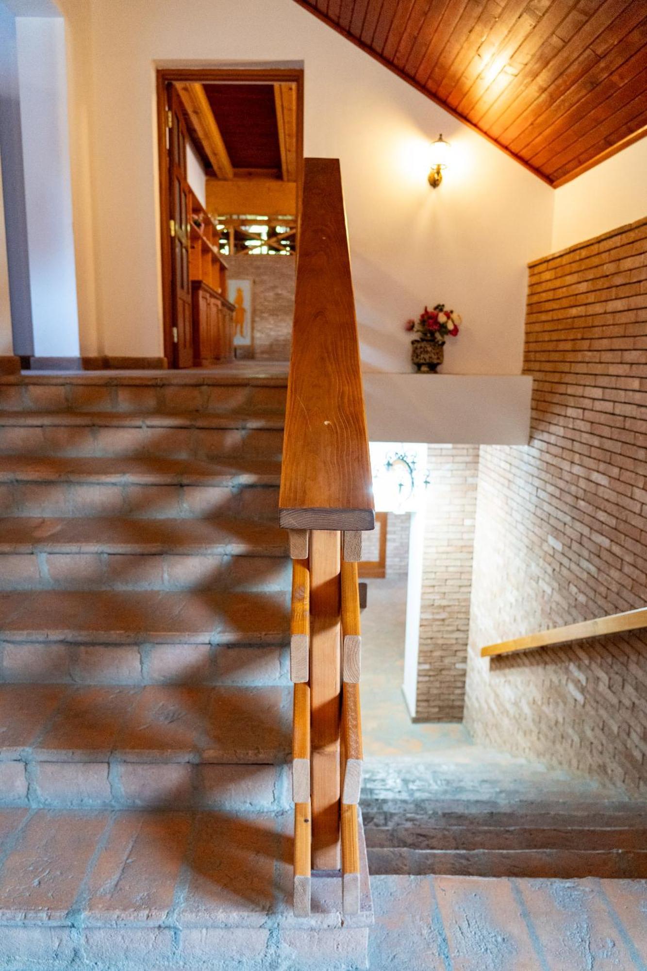 5.Evszak Hotel Sfântu-Gheorghe Eksteriør billede