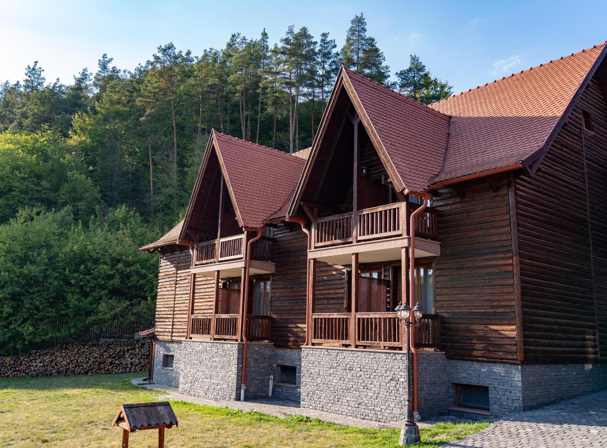 5.Evszak Hotel Sfântu-Gheorghe Eksteriør billede