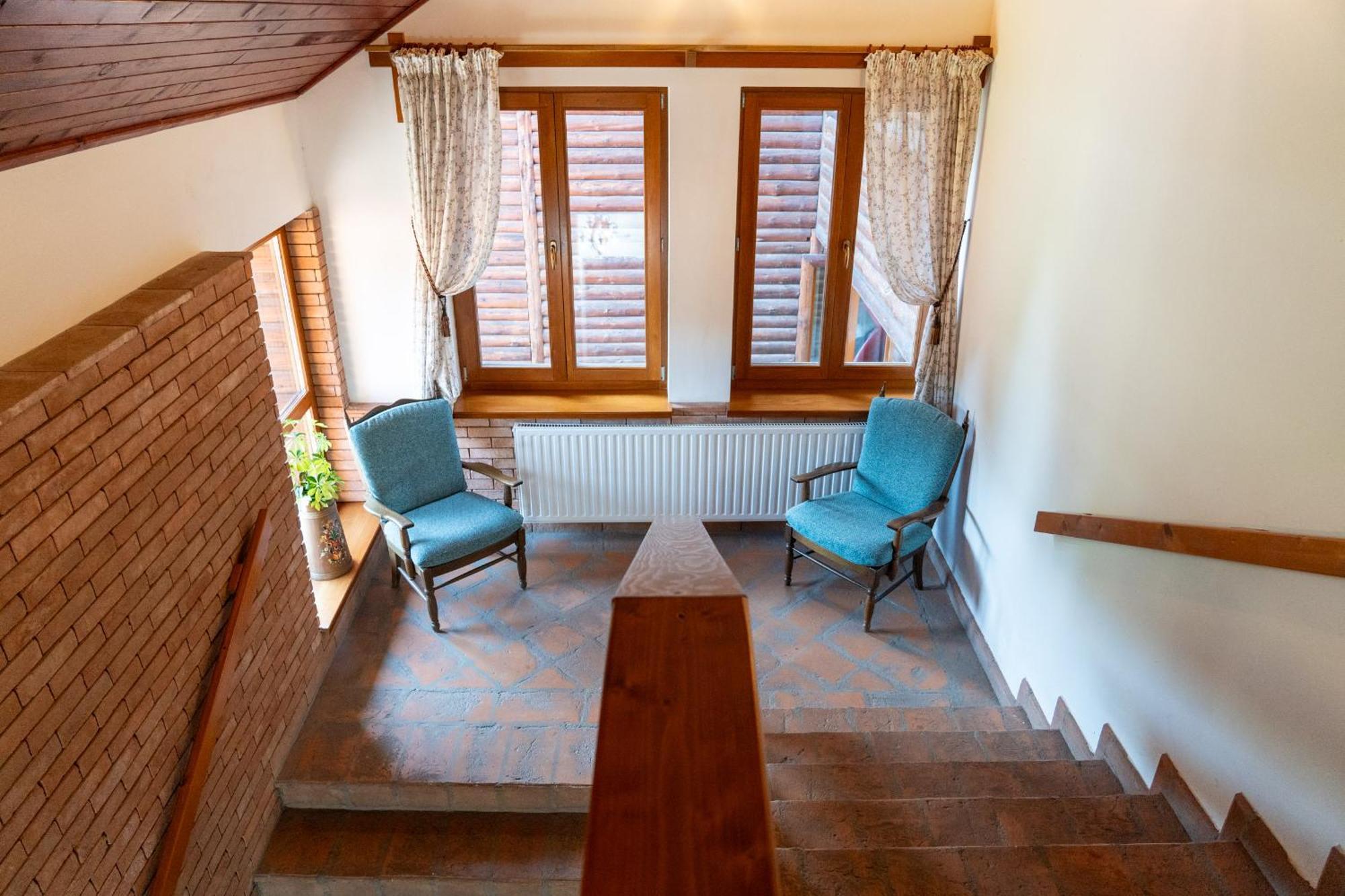 5.Evszak Hotel Sfântu-Gheorghe Eksteriør billede