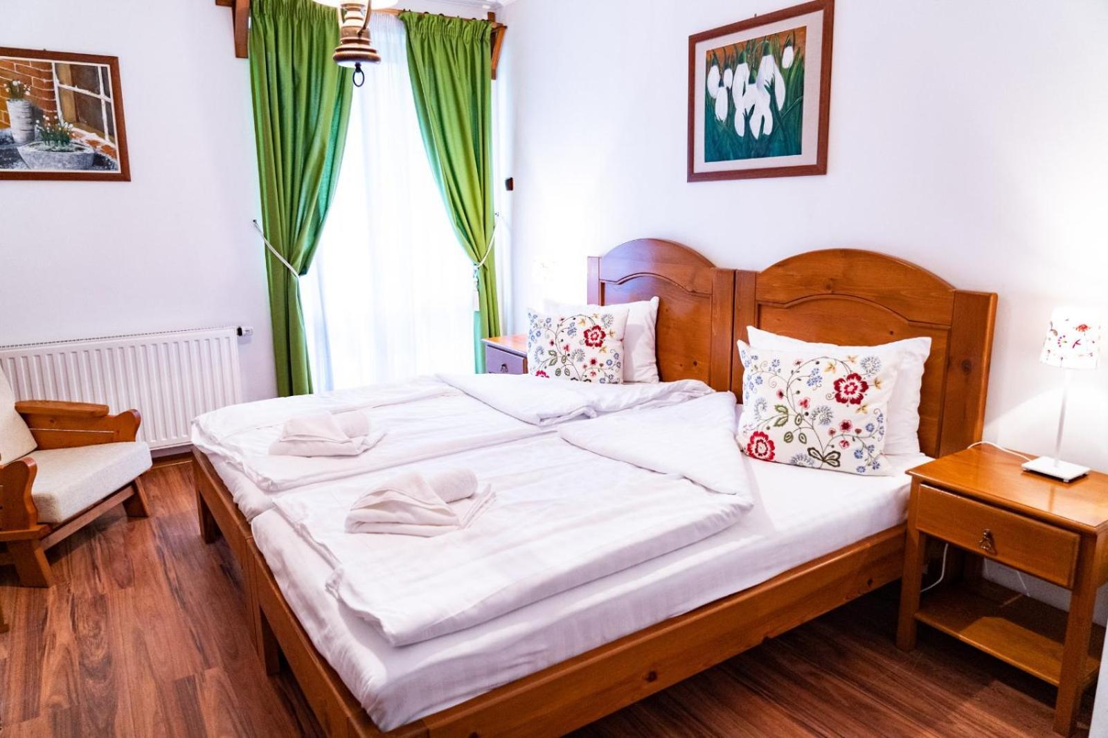 5.Evszak Hotel Sfântu-Gheorghe Eksteriør billede