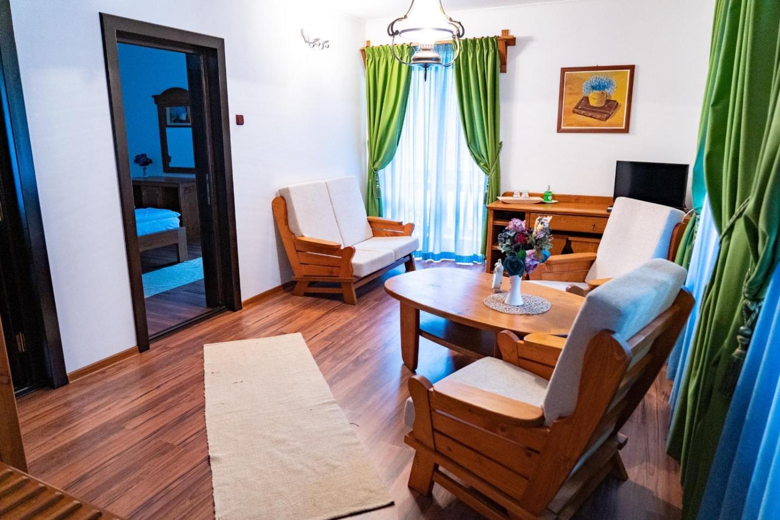5.Evszak Hotel Sfântu-Gheorghe Eksteriør billede